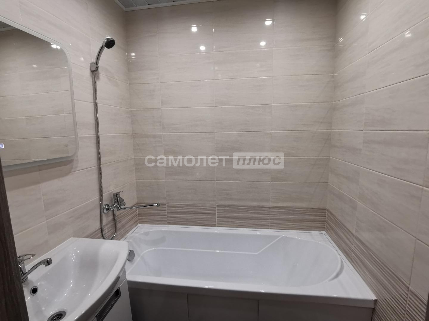 Продажа 3-комнатной квартиры, Калуга, Билибина улица,  д.19